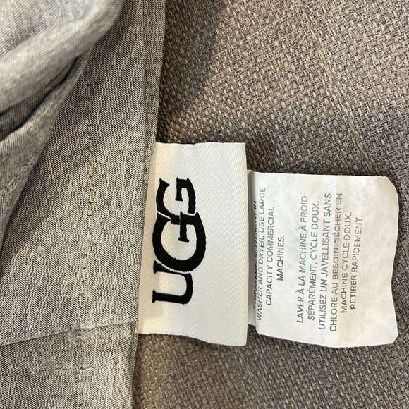 UGG®Devon 200-Thread-Count Twin XL Sheet Set in Gray Heather - Picture 6 of 7